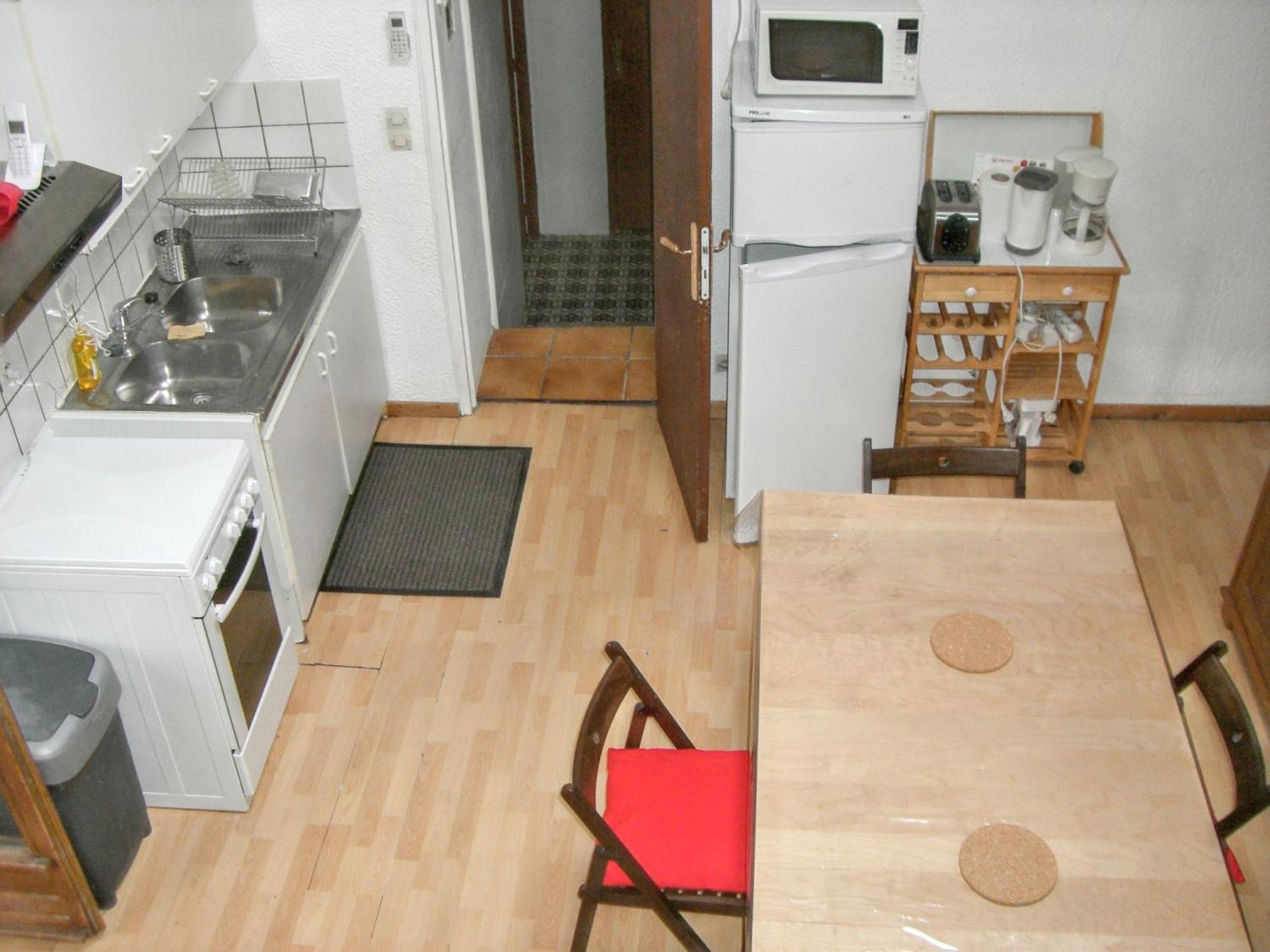 Maison Charmante Avec Terrasse Et Jardin A Noves Exterior photo