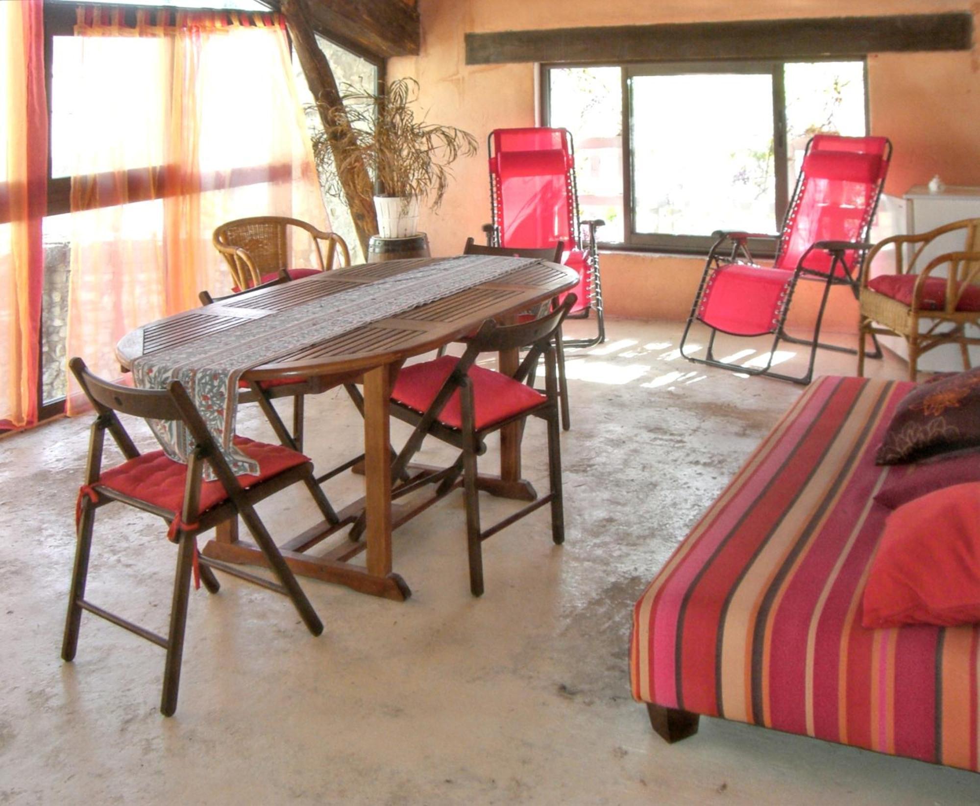 Maison Charmante Avec Terrasse Et Jardin A Noves Exterior photo