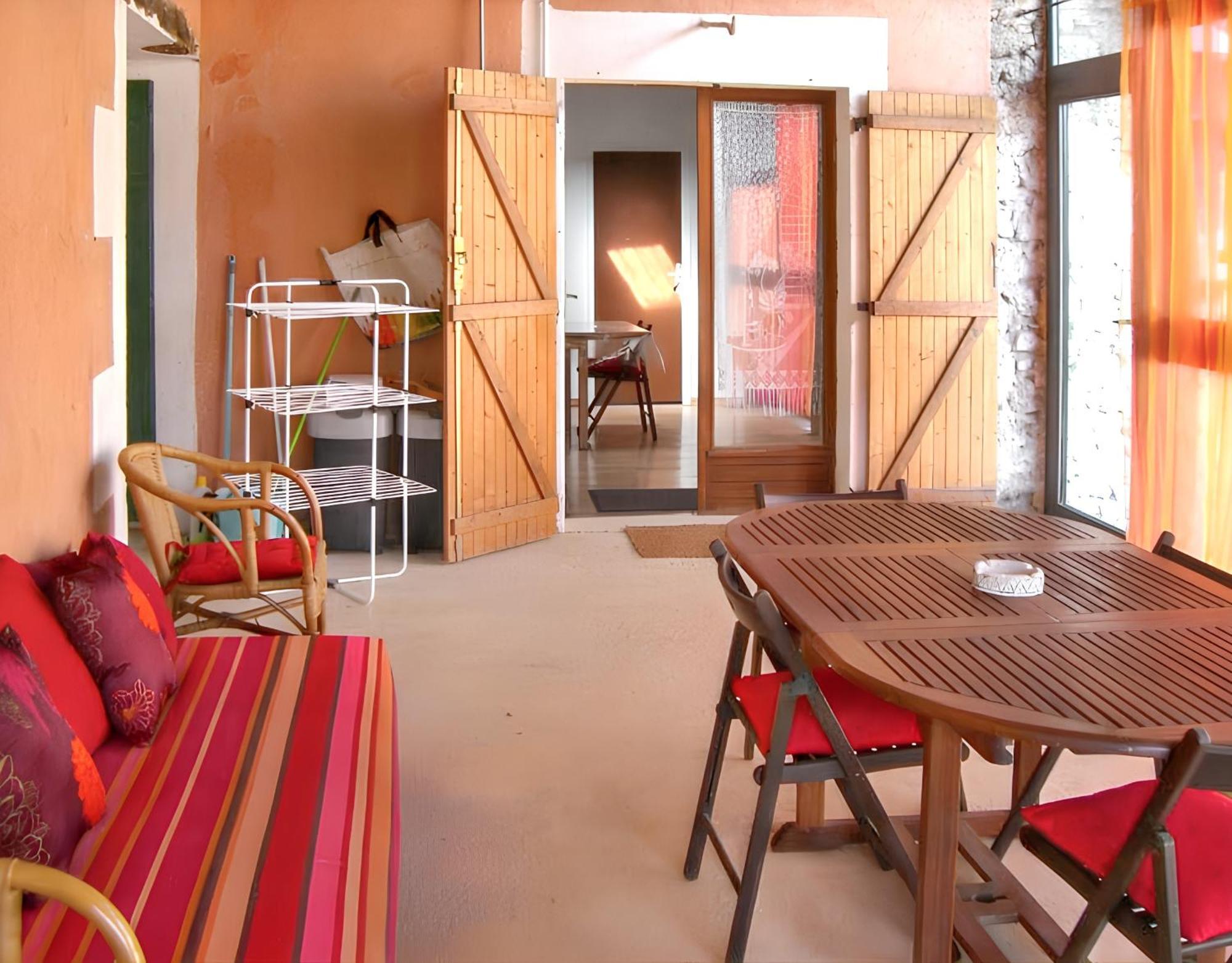 Maison Charmante Avec Terrasse Et Jardin A Noves Exterior photo