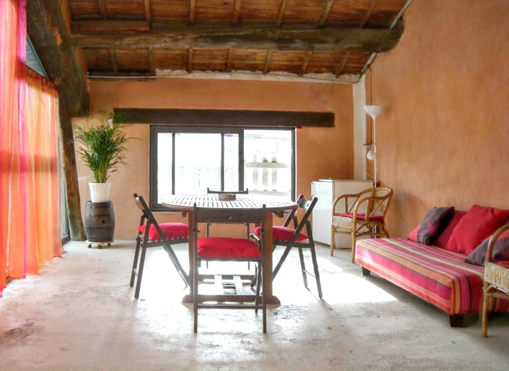 Maison Charmante Avec Terrasse Et Jardin A Noves Exterior photo